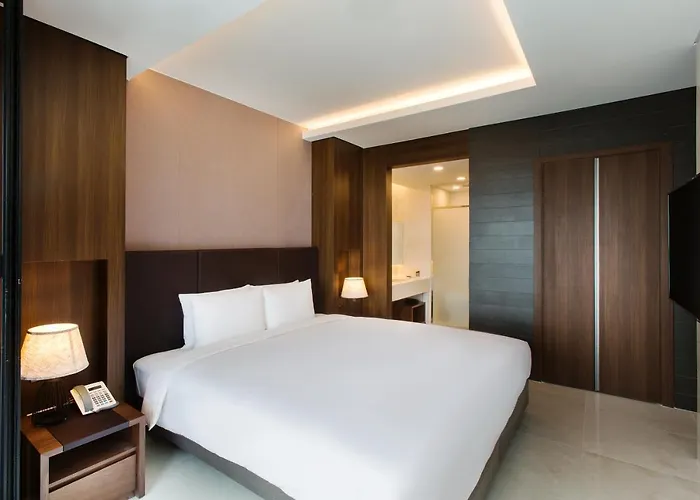 Adela Hotel