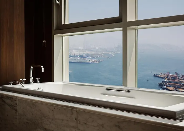 Adela Hotel Busan